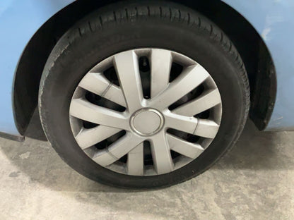 Neumático delantero izquierdo