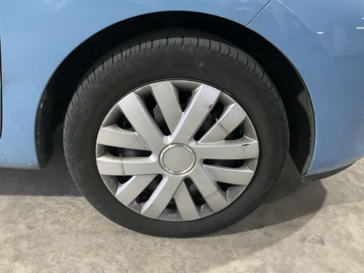 Neumático delantero derecho