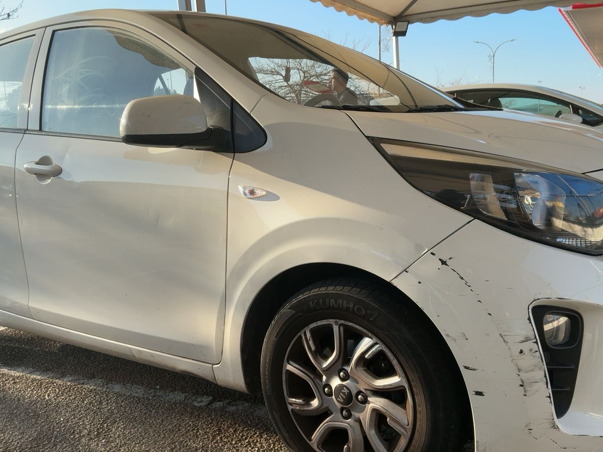 Lateral delantero derecho