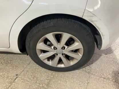 Neumático trasero izquierdo