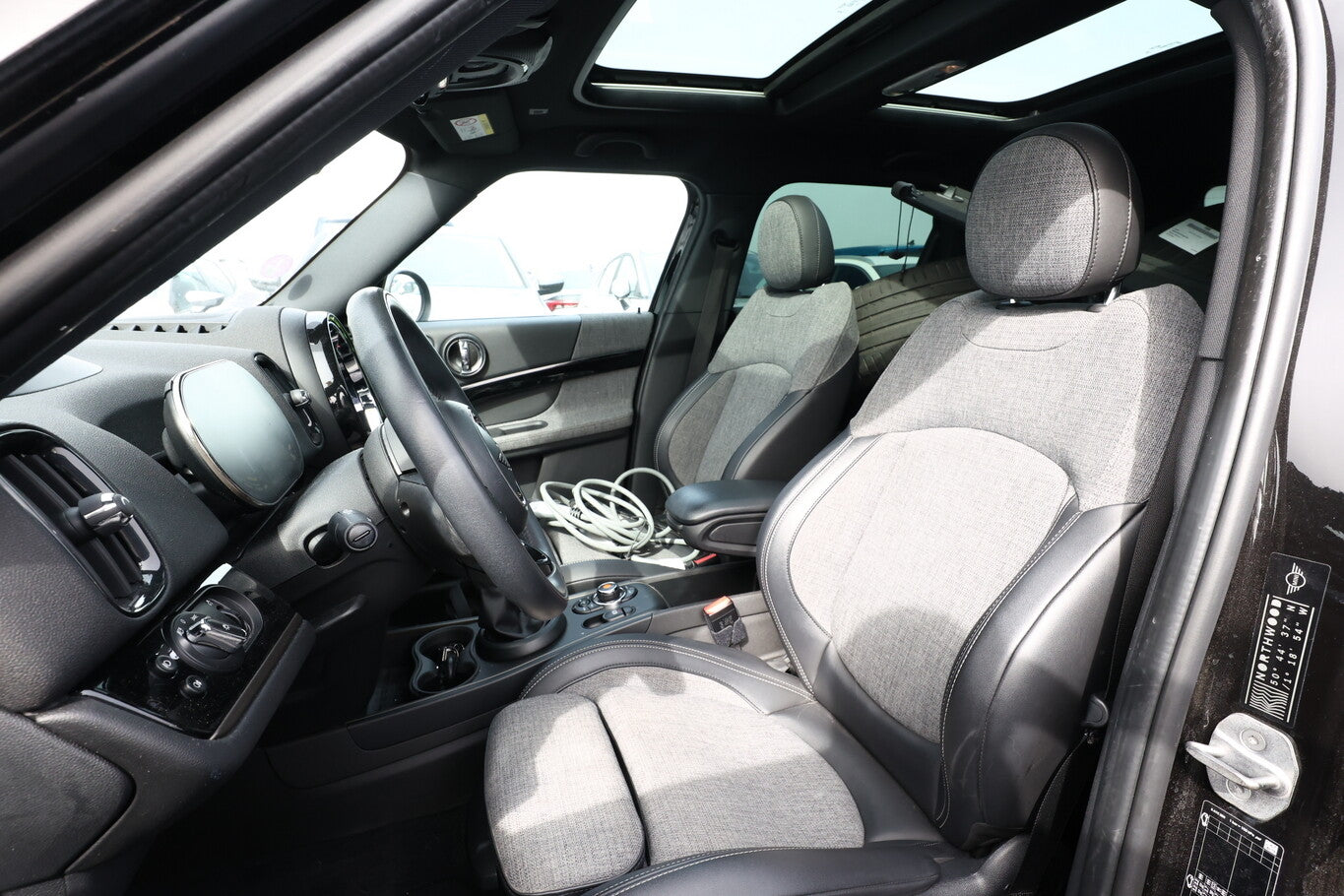 MINI Countryman 220 Aut. Cooper SE AWD LED Nav. Pano  114921725 5