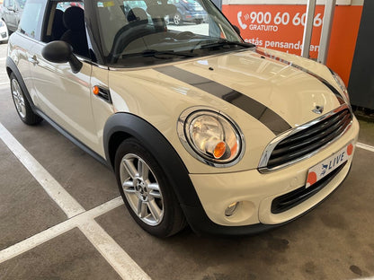 Lateral delantero derecho