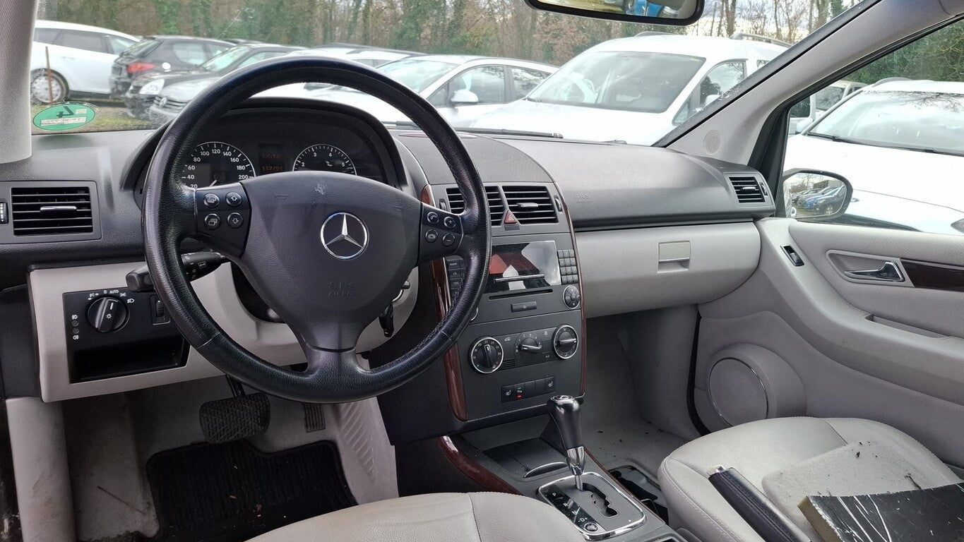 Mercedes-Benz A200 Aut. Elegance Leder SHZ PDC Lichtaut. 20 CD 156611366 4