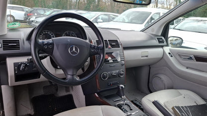 Mercedes-Benz A200 Aut. Elegance Leder SHZ PDC Lichtaut. 20 CD 156611366 4