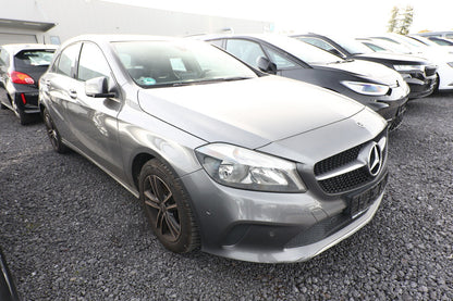 Mercedes-Benz A 180 Style PanoD ParkAs Nav SHZ LM16Z KeyLess 140992283 1