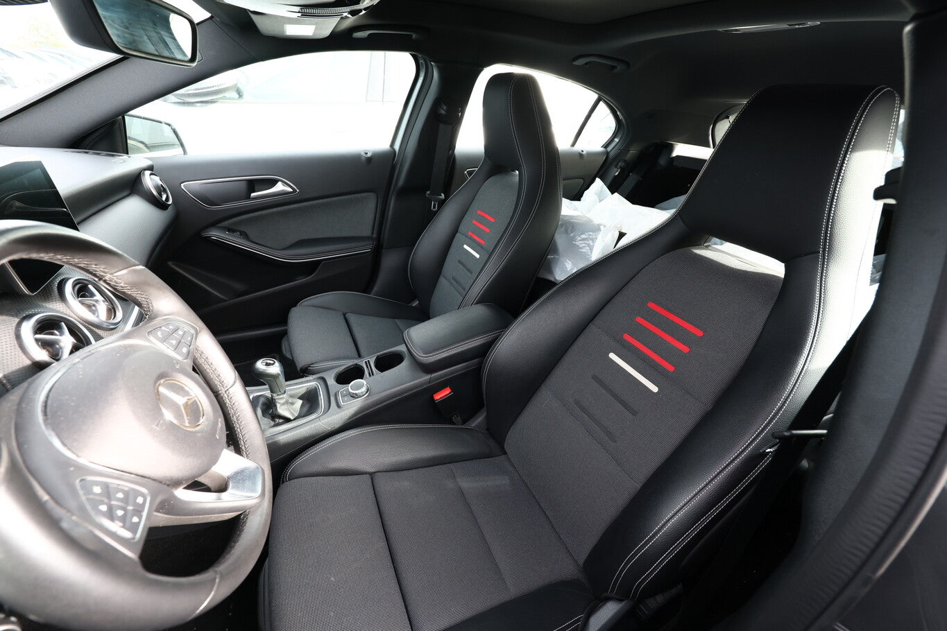 Mercedes-Benz A 180 Style PanoD ParkAs Nav SHZ LM16Z KeyLess 140992283 5