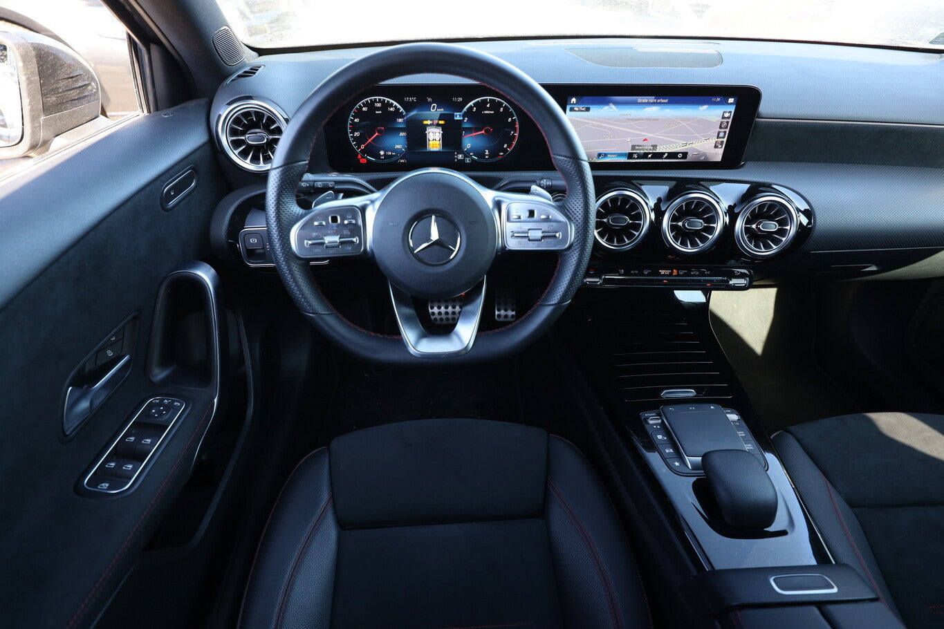 Mercedes-Benz A 200 DCT AMG Line LED Nav ParkP NightP SHZ 18Z  84774736 6