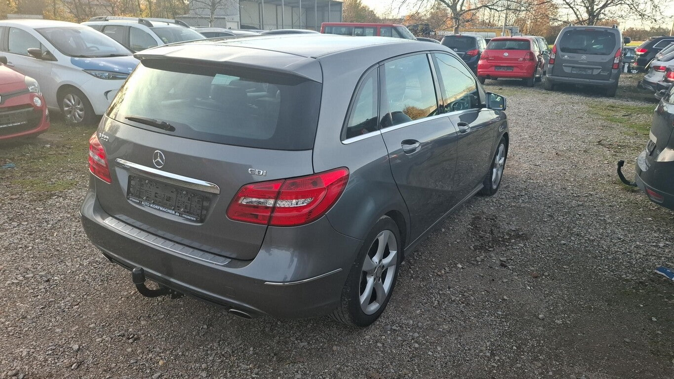 Mercedes-Benz B220 CDI DCT Navi Kamera SportP AHK SHZ LM BiXe 141774549 2