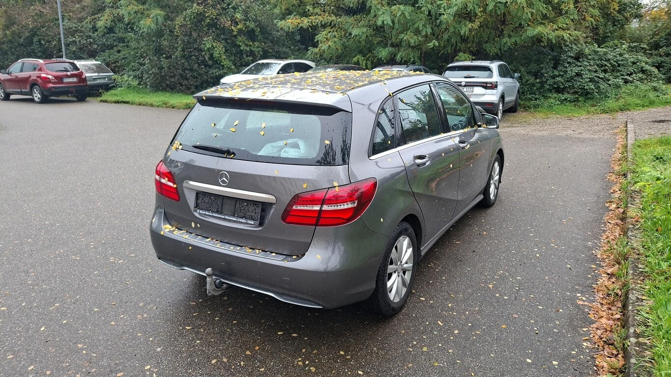 Mercedes-Benz B 180 d Style AHK Navi LED LM SHZ HU 06/2027 137940192 2