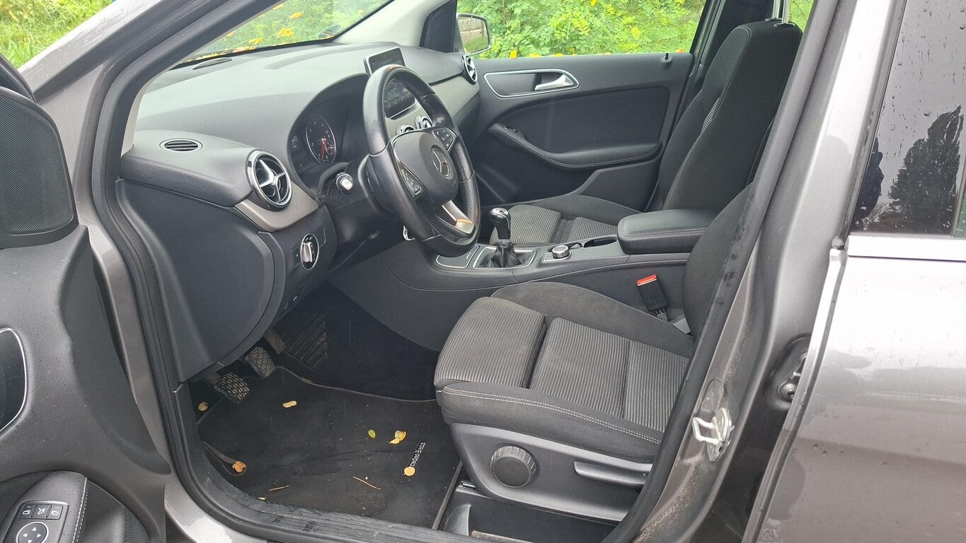 Mercedes-Benz B 180 d Style AHK Navi LED LM SHZ HU 06/2027 137940192 7