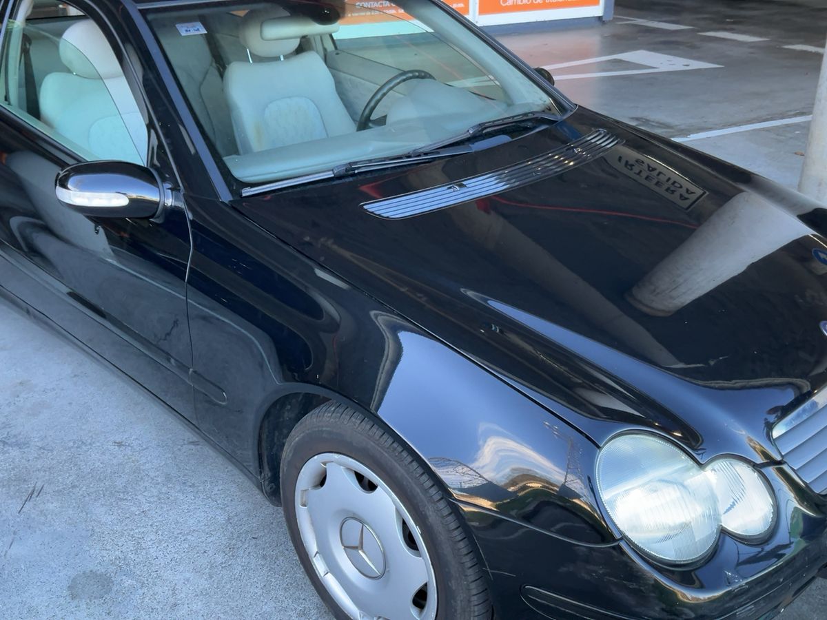 Lateral delantero derecho