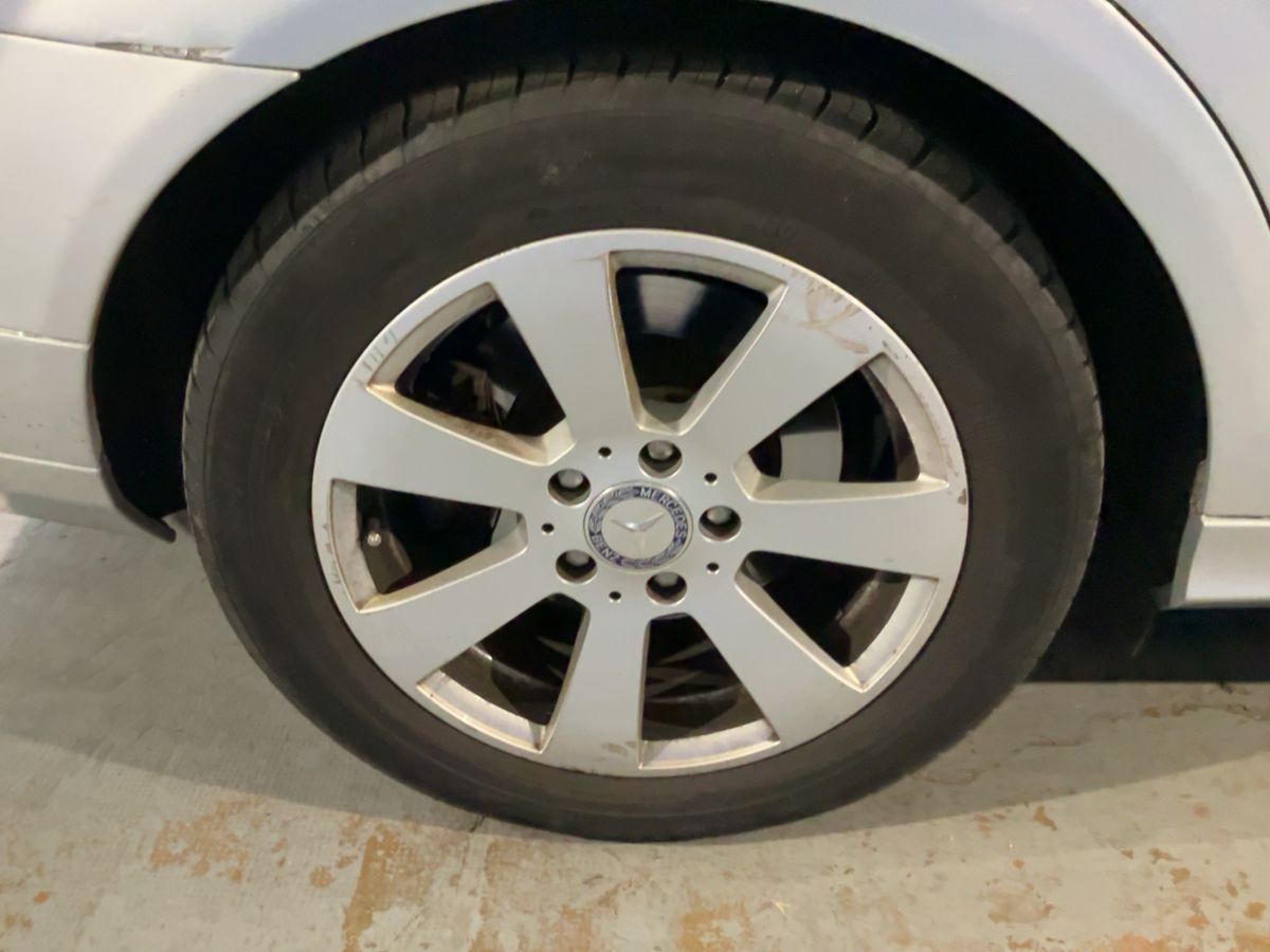 Neumático trasero derecho