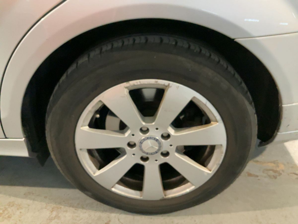 Neumático trasero izquierdo