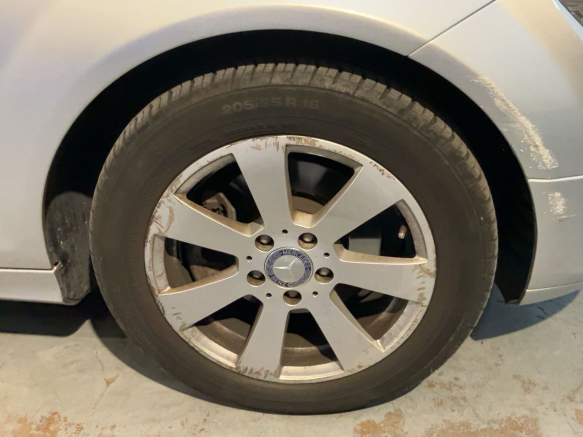 Neumático delantero derecho