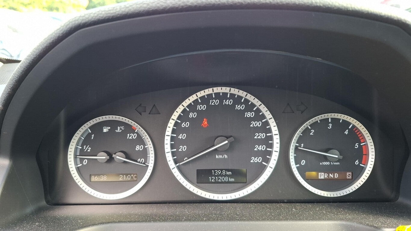 Mercedes-Benz C200 CDI Lim Aut. SD PDC SHZ LM GRA 135851274 5
