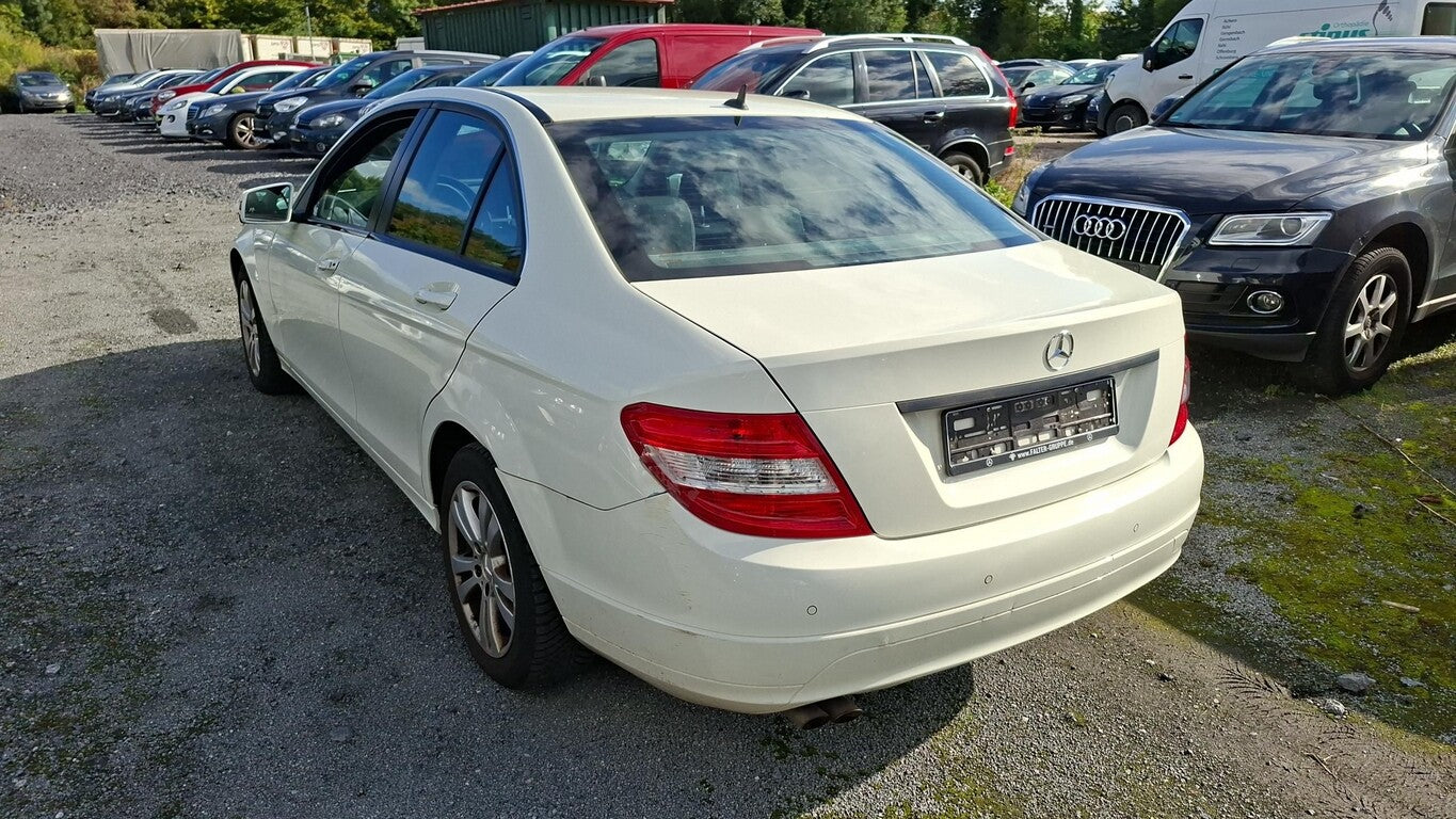 Mercedes-Benz C200 CDI Lim Aut. SD PDC SHZ LM GRA 135851274 3