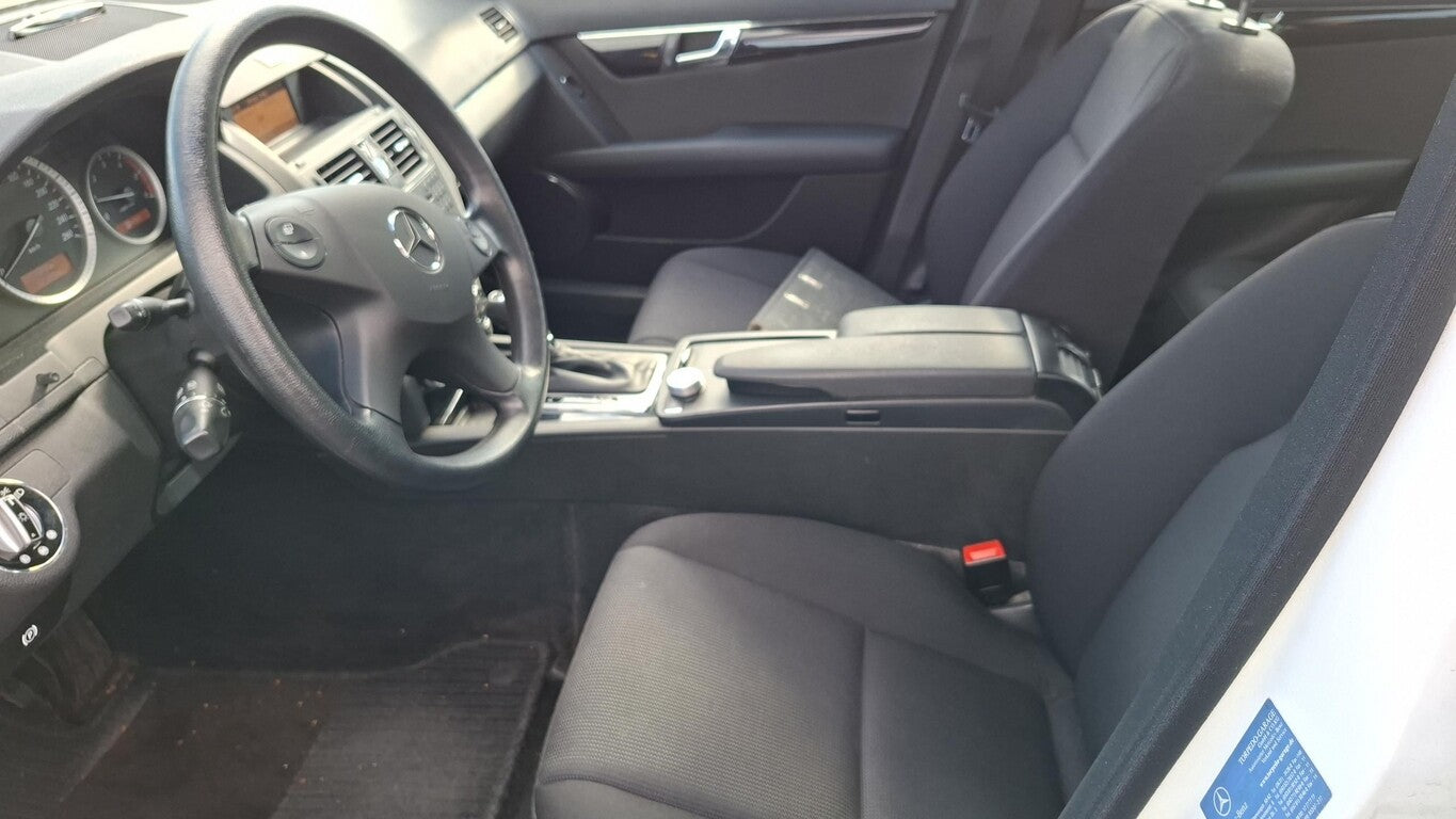 Mercedes-Benz C200 CDI Lim Aut. SD PDC SHZ LM GRA 135851274 7