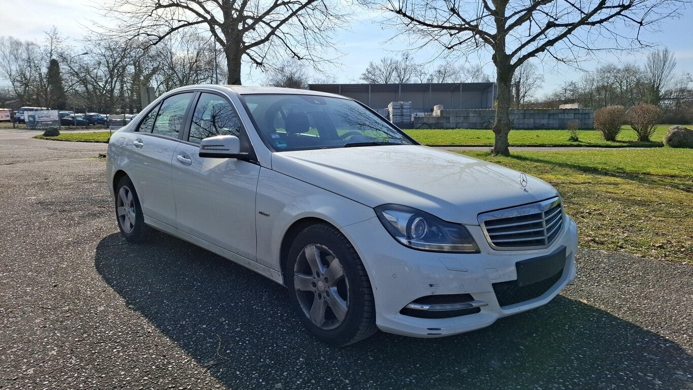 Mercedes-Benz C180 CGI Aut. Lim Navi Xenon PDC MFL LM 162000708 1