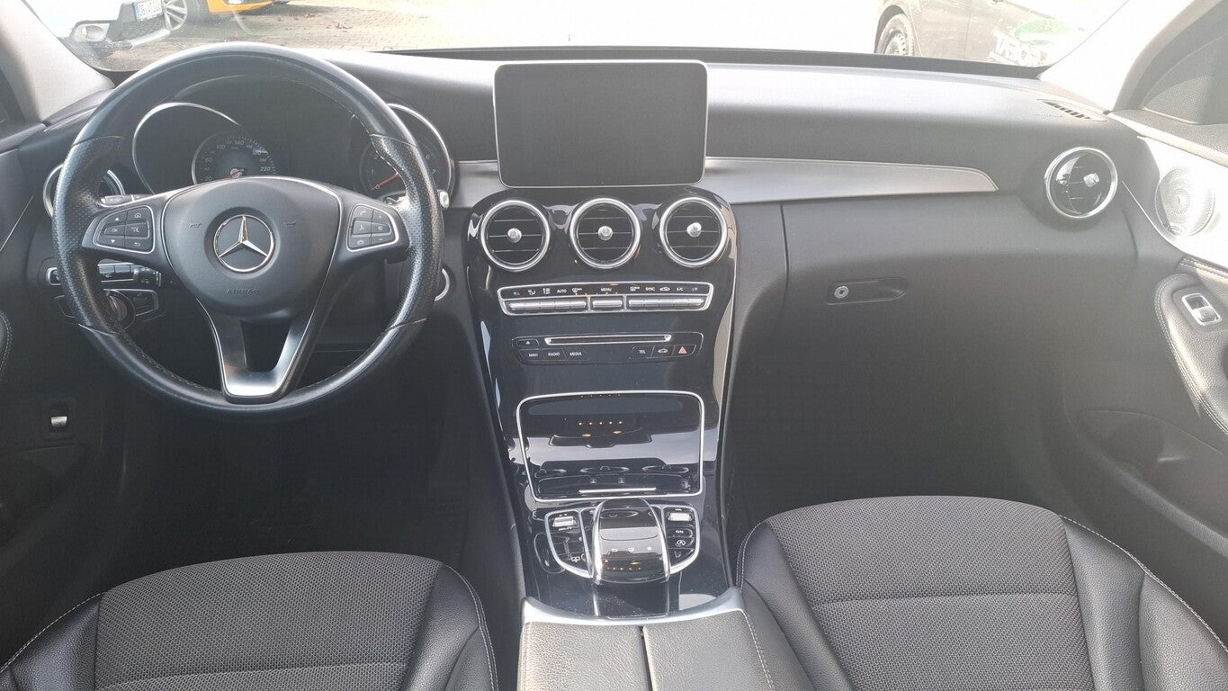 Mercedes-Benz C200 Lim Aut. Exclusive Navi Pano LED Kamera HUD 143631783 4
