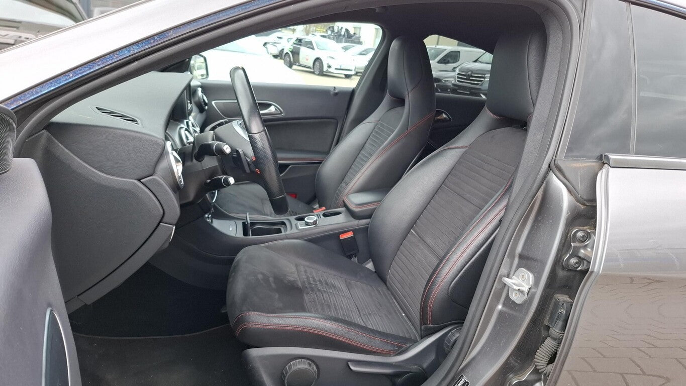 Mercedes-Benz CLA 200 Aut. AMG Line BiXen Nav ParkAss NightP 157958874 6