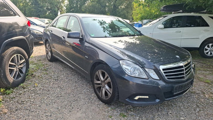 Mercedes-Benz E200 CGI Lim Aut. Avantgarde Navi PDC SHZ Xenon 131786158 1
