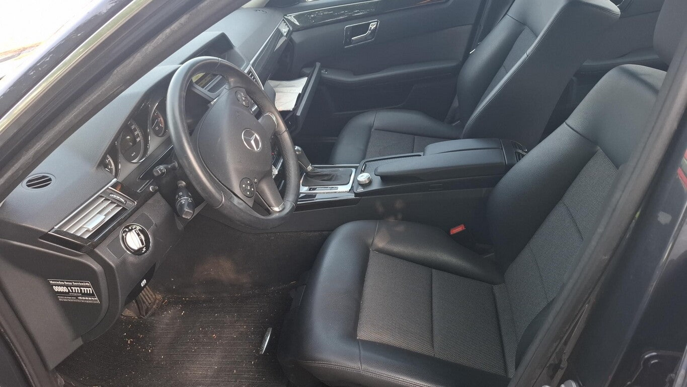 Mercedes-Benz E200 CGI Lim Aut. Avantgarde Navi PDC SHZ Xenon 131786158 6