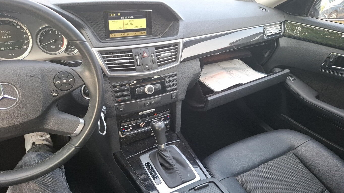 Mercedes-Benz E200 CGI Lim Aut. Avantgarde Navi PDC SHZ Xenon 131786158 8