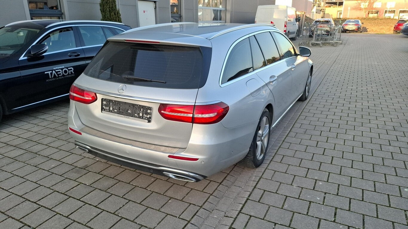 Mercedes-Benz E220 T d Avantgarde Aut. Navi AHK LED Kamera SD 166572809 3