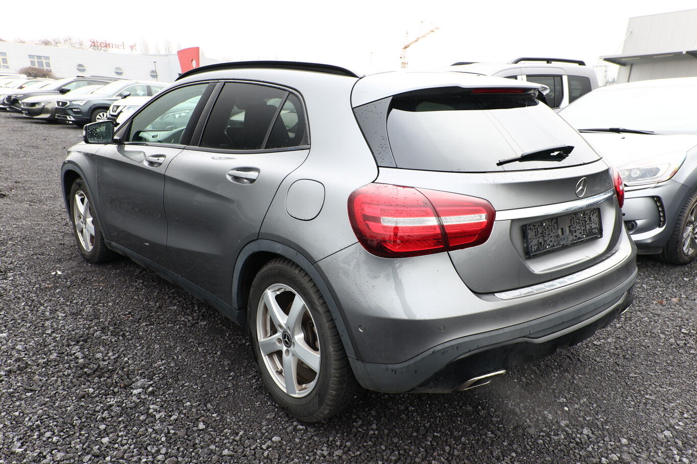 Mercedes-Benz GLA 200 d  Urban DCT AHK Nav LED BusinessP   154277836 3