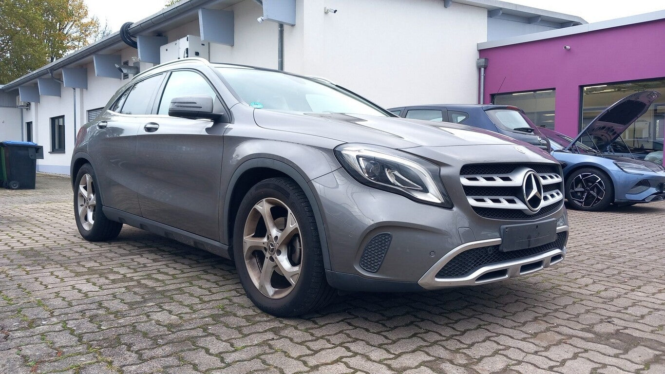 Mercedes-Benz GLA 180 Urban Pano Nav LED eHk ParkAs LaneAs 18Z 141096846 1