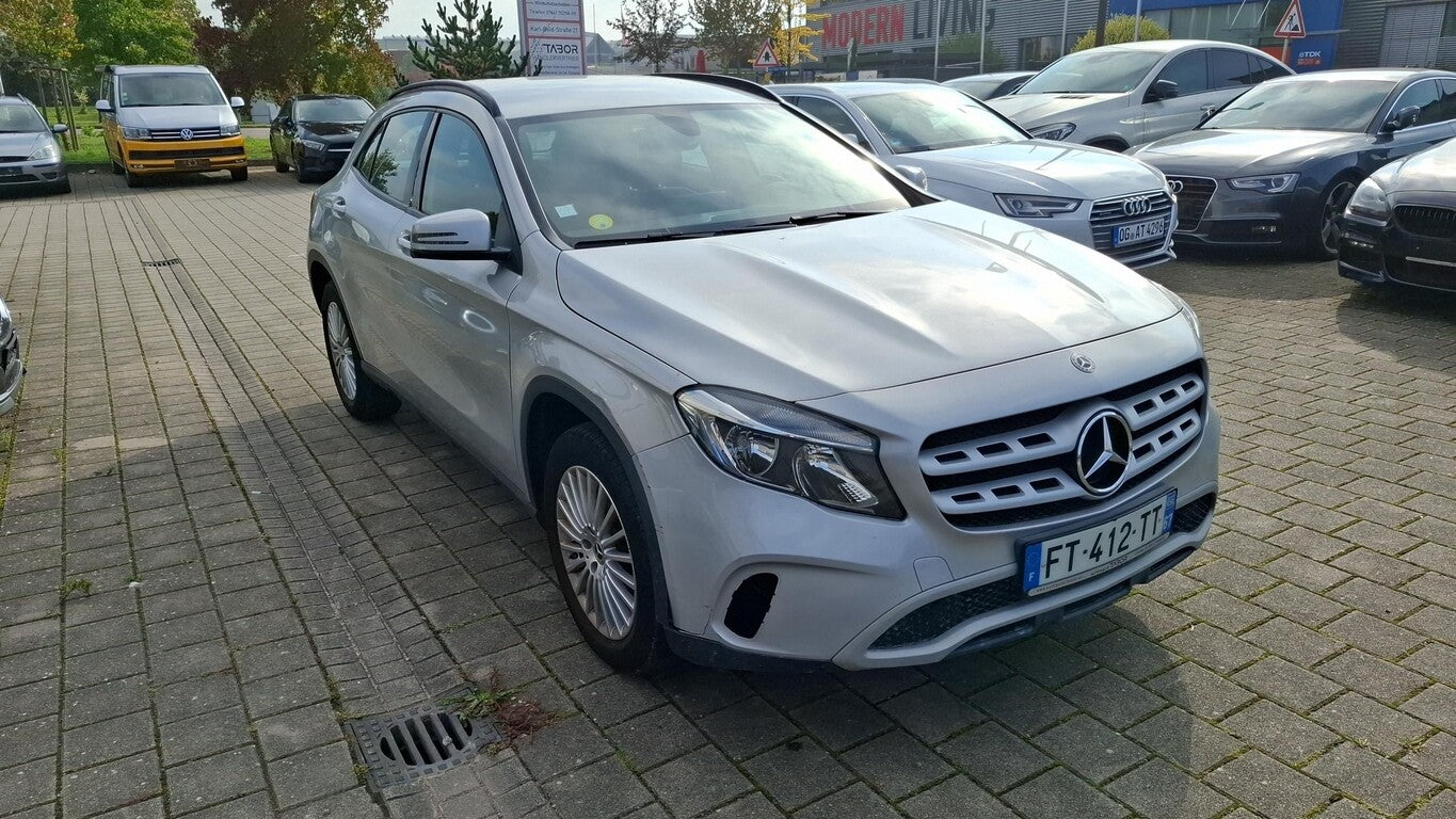 Mercedes-Benz GLA 180 d DCT Nav eHk Kam KeyLess Temp LM17Z 139035687 1