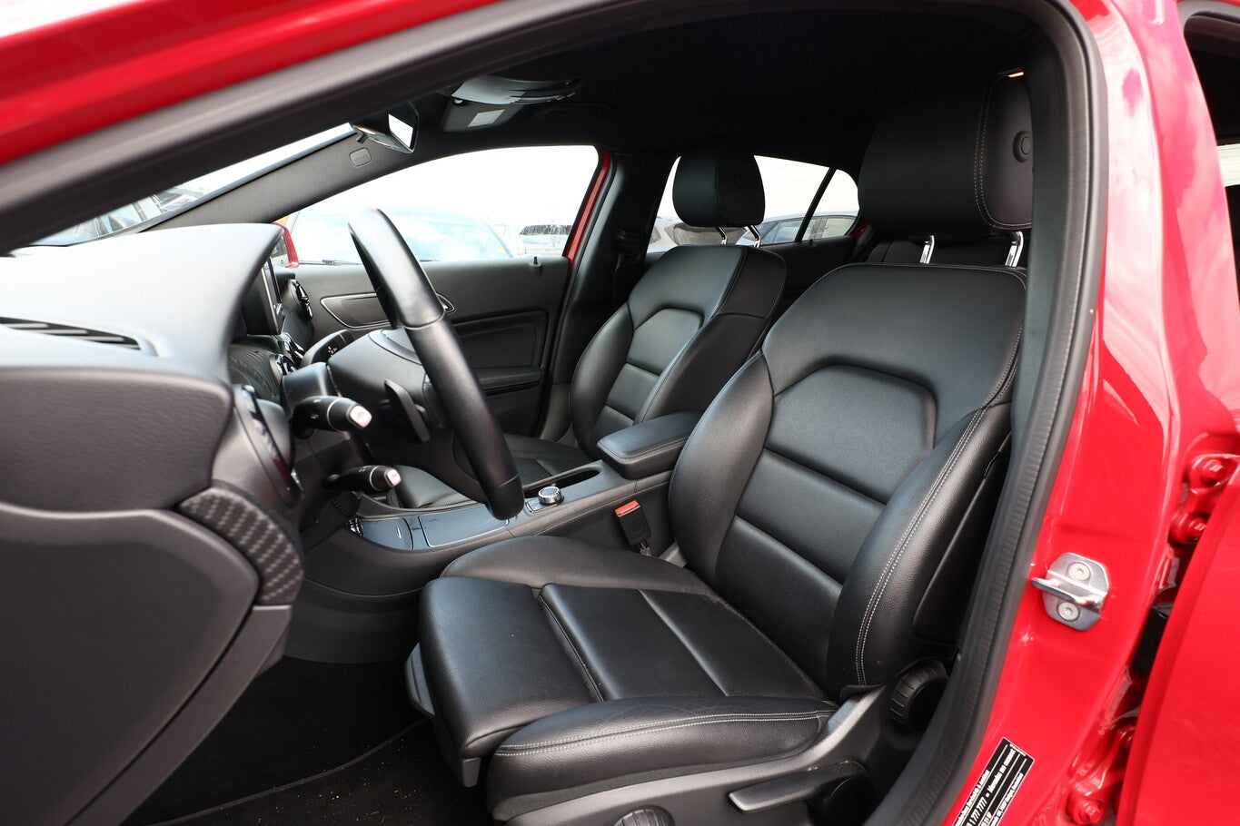 Mercedes-Benz GLA 180 DCT Leder ParkAs Tempomat LM17Z Klima 138832729 5