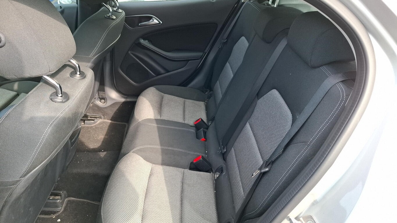 Mercedes-Benz GLA 180 d DCT Nav eHk Kam KeyLess Temp LM17Z 139035687 7