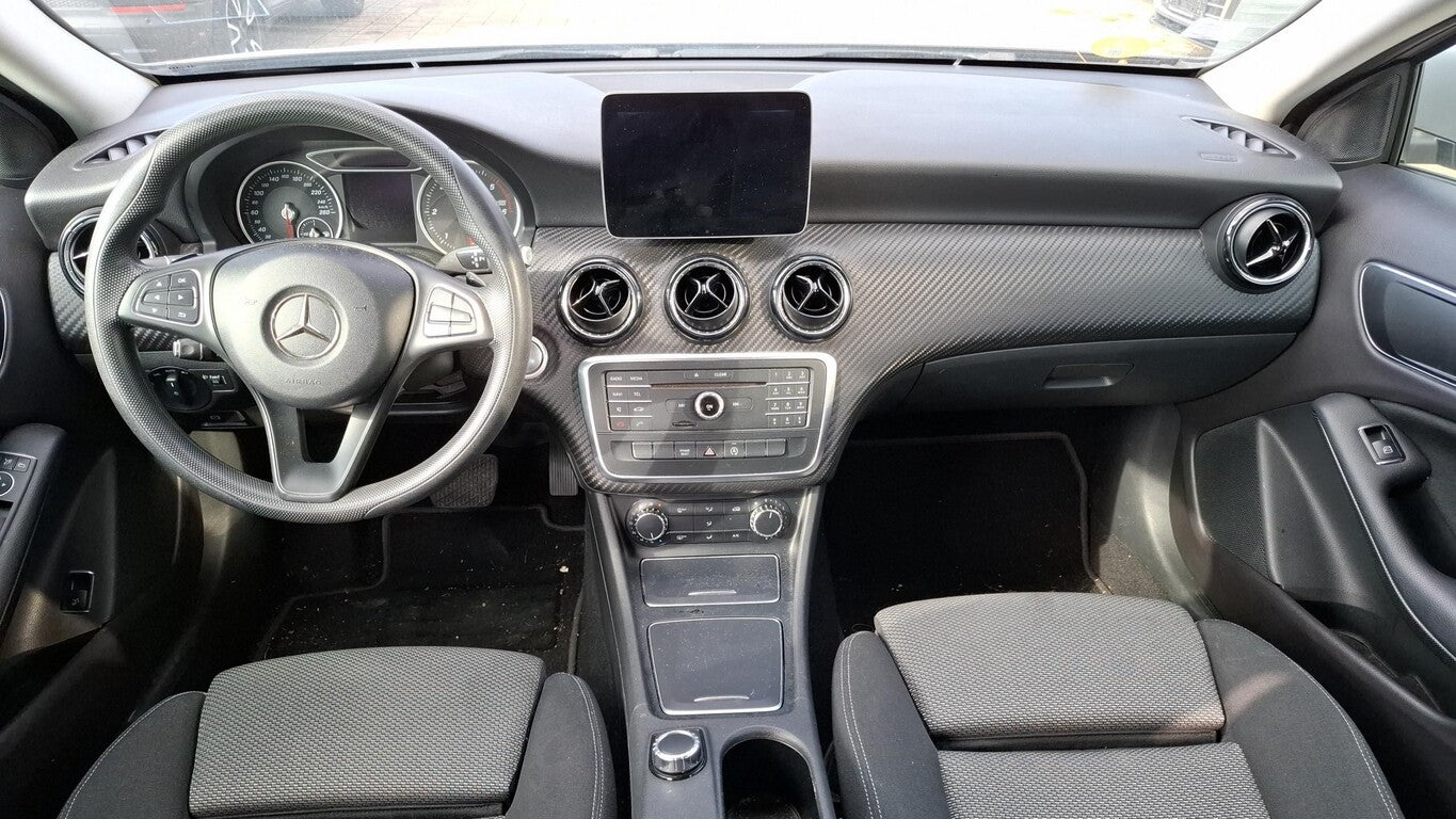 Mercedes-Benz GLA 180 d DCT Nav eHk Kam KeyLess Temp LM17Z 139035687 4