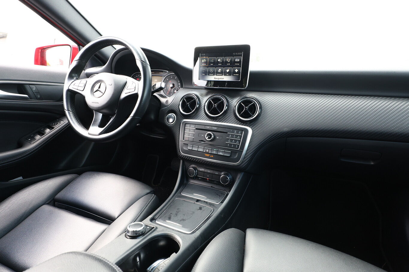 Mercedes-Benz GLA 180 DCT Leder ParkAs Tempomat LM17Z Klima 138832729 8