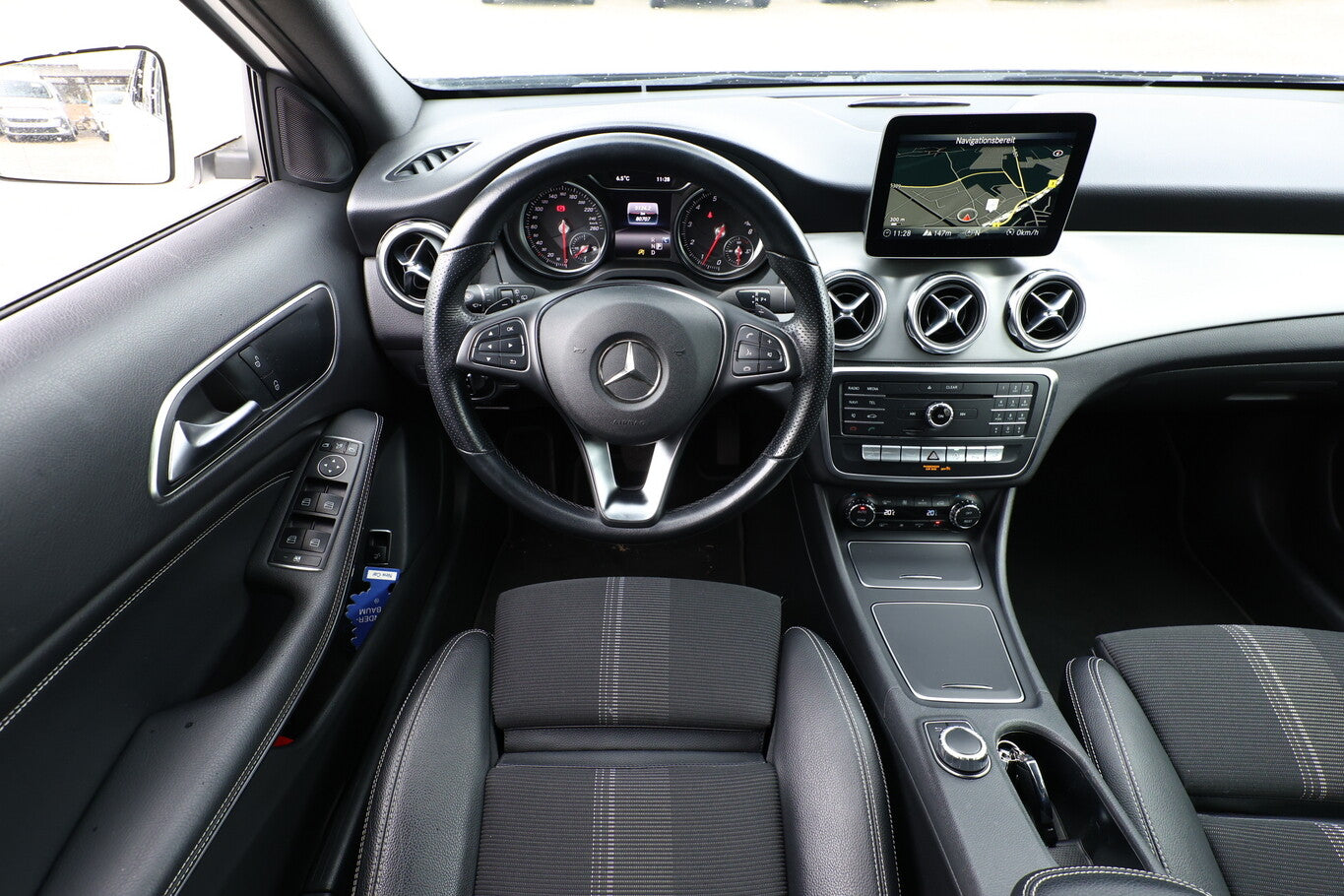 Mercedes-Benz GLA 200 DCT Urban KeyL eHK Nav Kam SHZ PrivG 18Z 155181744 6