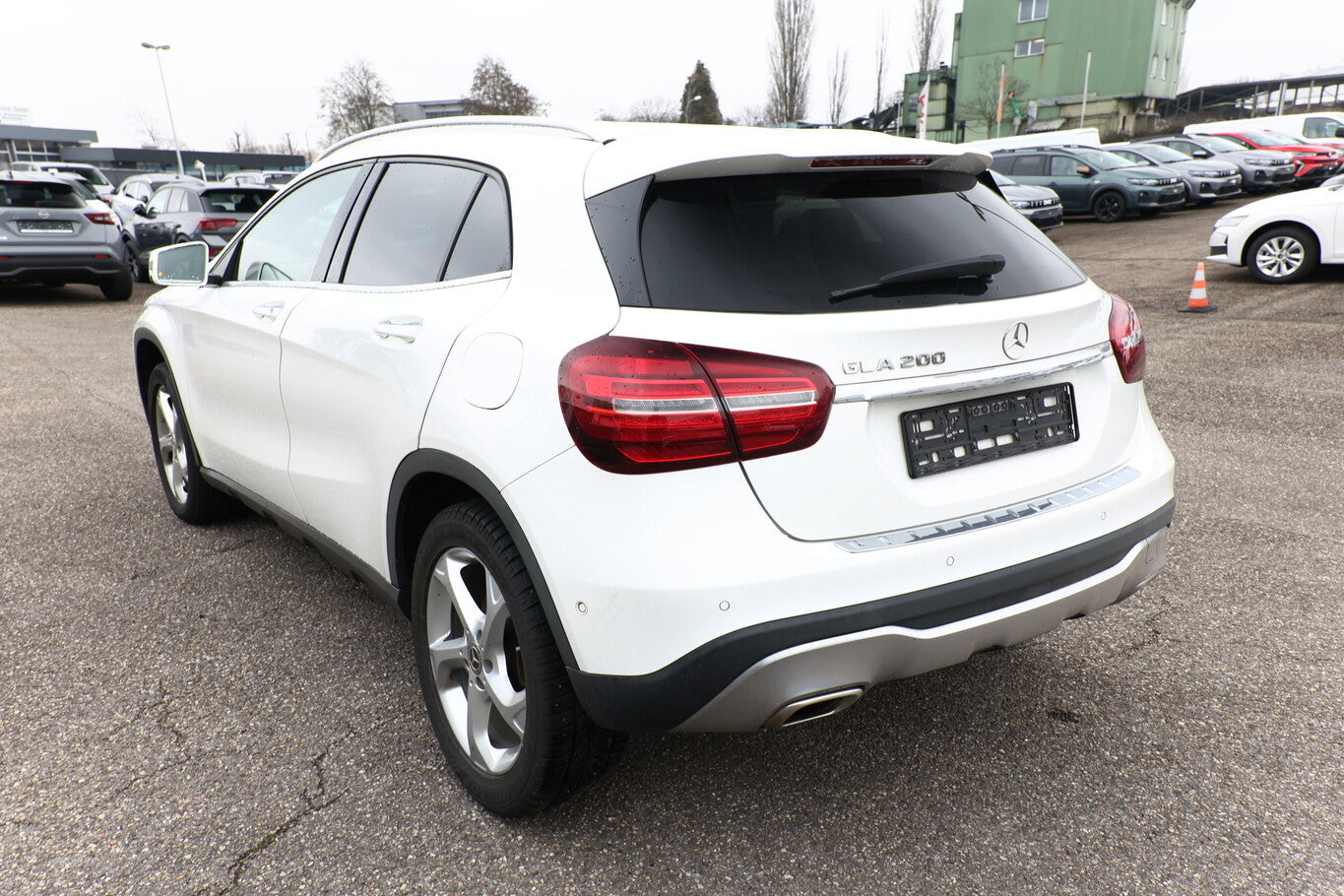 Mercedes-Benz GLA 200 DCT Urban KeyL eHK Nav Kam SHZ PrivG 18Z 155181744 3