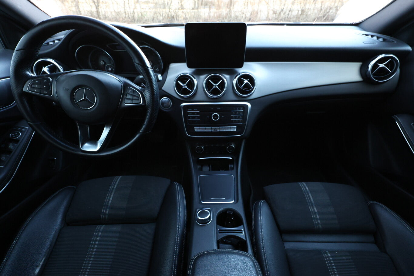 Mercedes-Benz GLA 200 DCT Urban KeyL eHK Nav Kam SHZ PrivG 18Z 149770498 7
