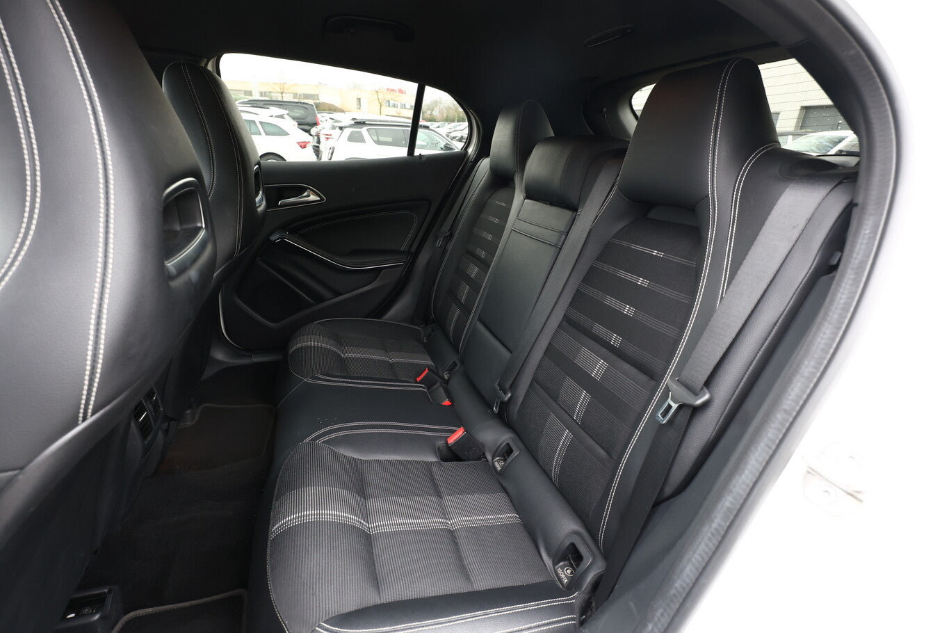 Mercedes-Benz GLA 200 DCT Urban KeyL eHK Nav Kam SHZ PrivG 18Z 155181744 9