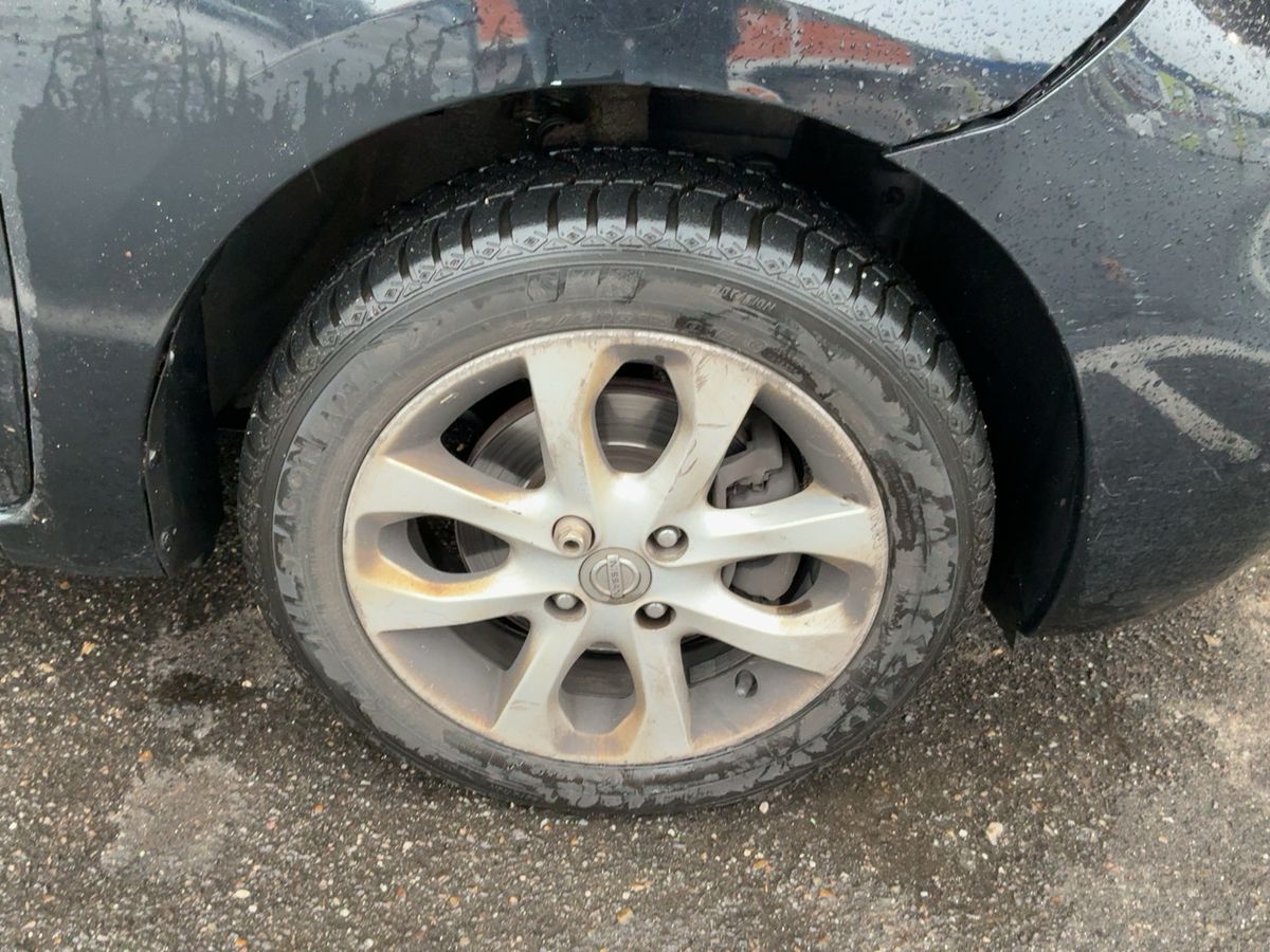 Neumático delantero derecho