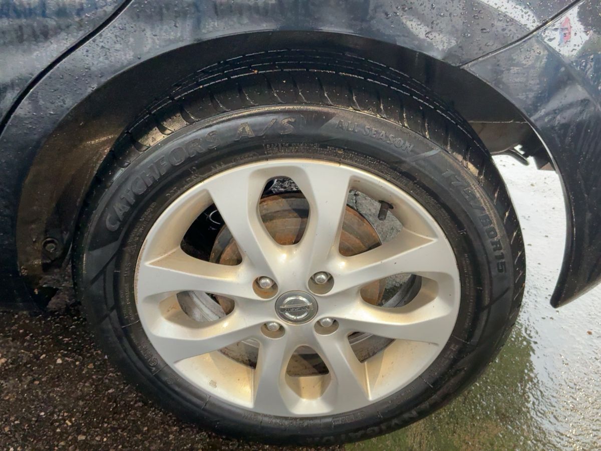 Neumático trasero izquierdo