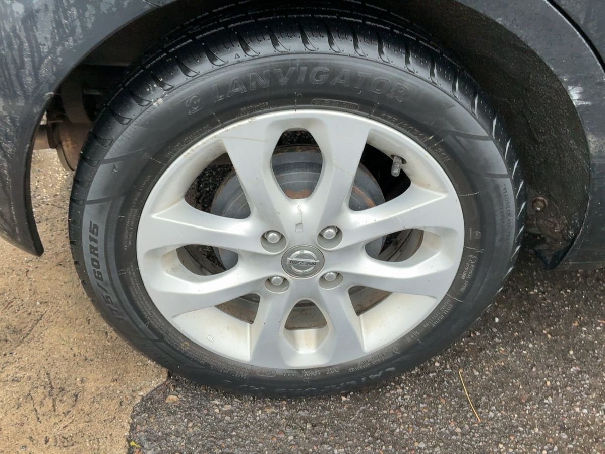 Neumático trasero derecho