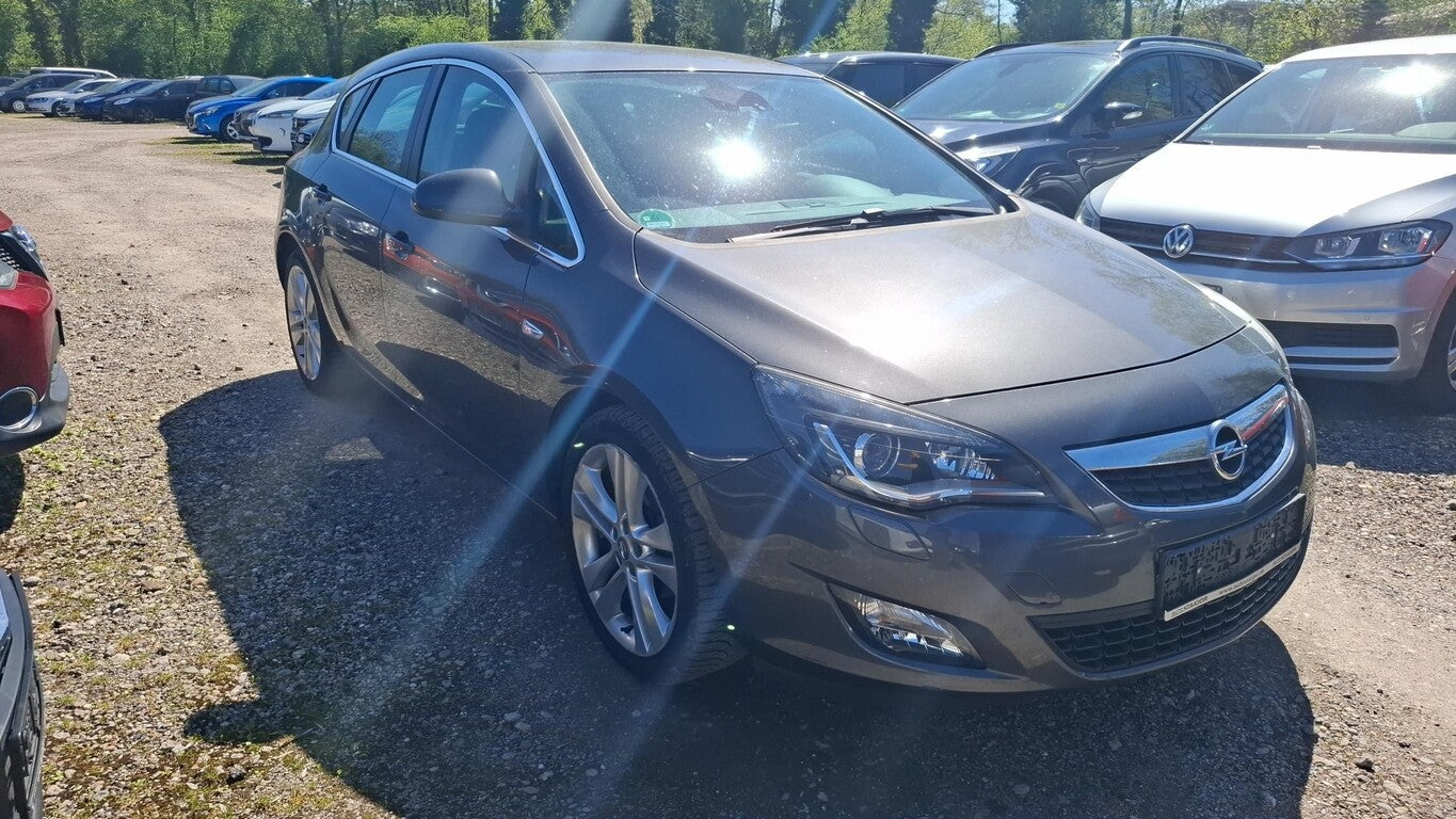 Opel Astra J 1.6 Cosmo Klimaaut. SHZ LM PDC Lichtaut. 169079595 1