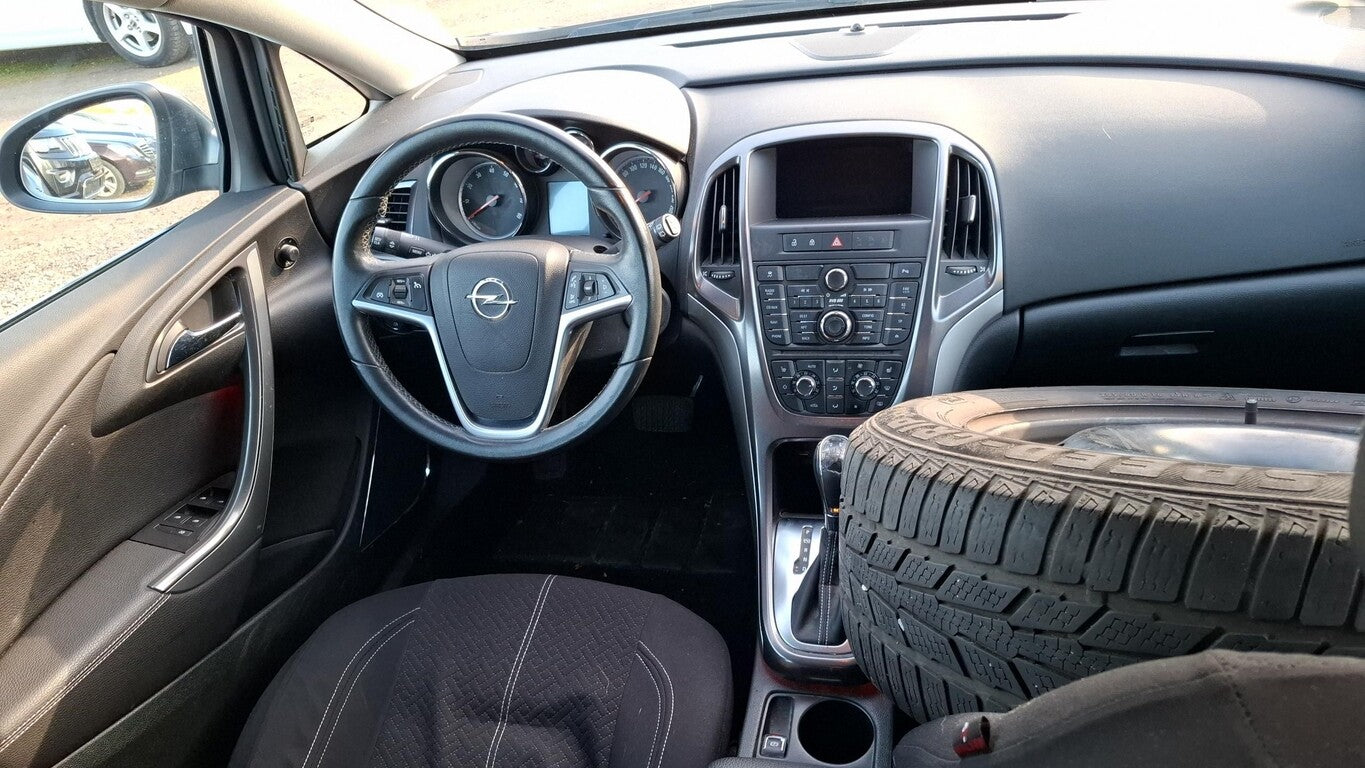 Opel Astra J 1.6 Aut. Innovation Navi BiXe PDC SHZ  142740833 4