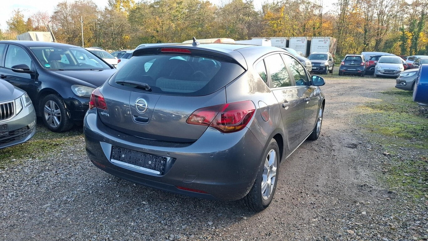 Opel Astra J 1.6 Aut. Innovation Navi BiXe PDC SHZ  142740833 2