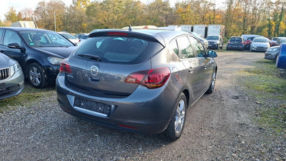 Opel Astra J 1.6 Aut. Innovation Navi BiXe PDC SHZ  142740833 2