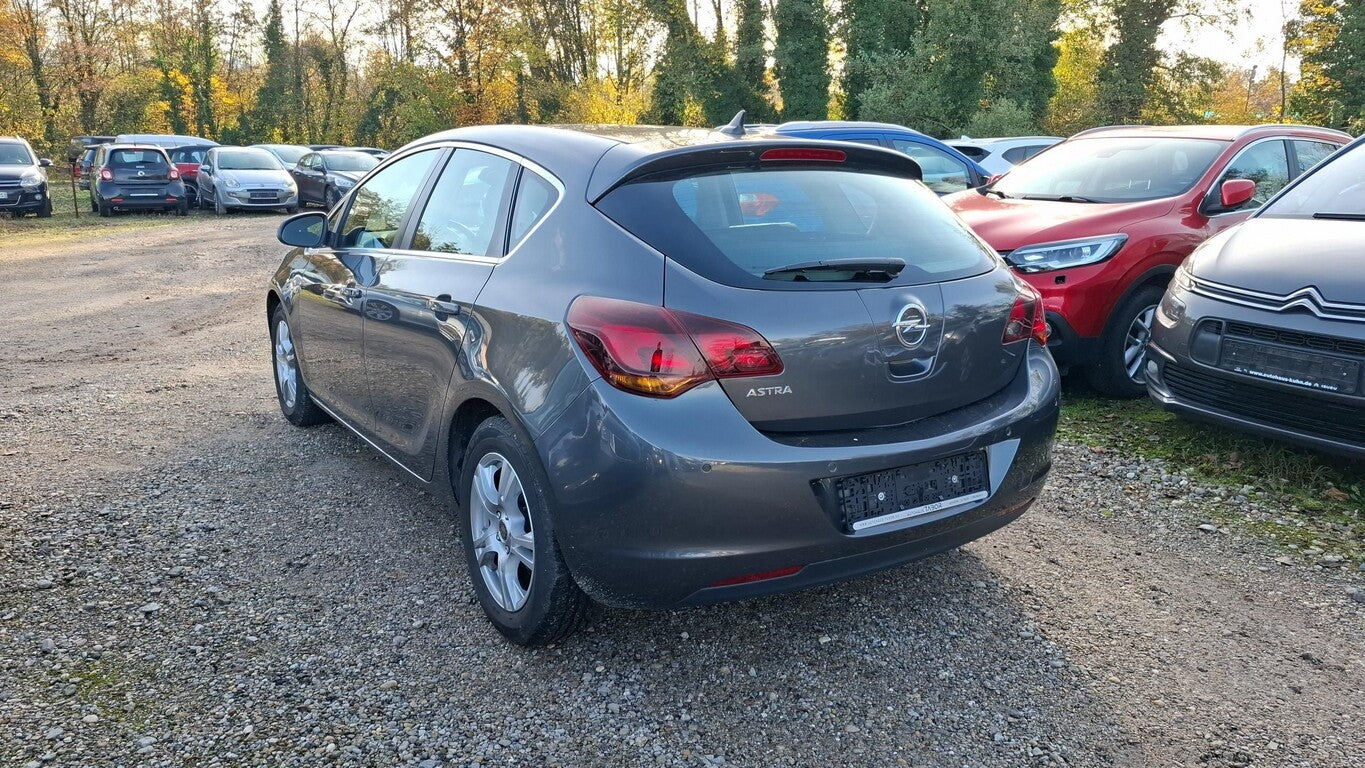 Opel Astra J 1.6 Aut. Innovation Navi BiXe PDC SHZ  142740833 3