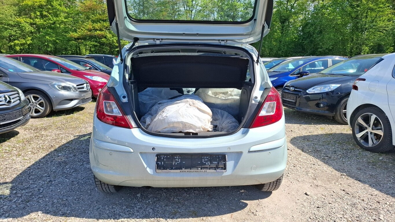 Opel Corsa D 1.2 Twinport Ed. Easytronic PDC SHZ Klim 170531961 9