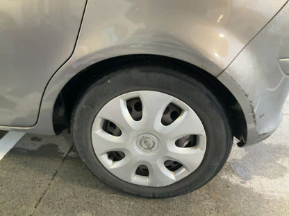 Neumático trasero izquierdo