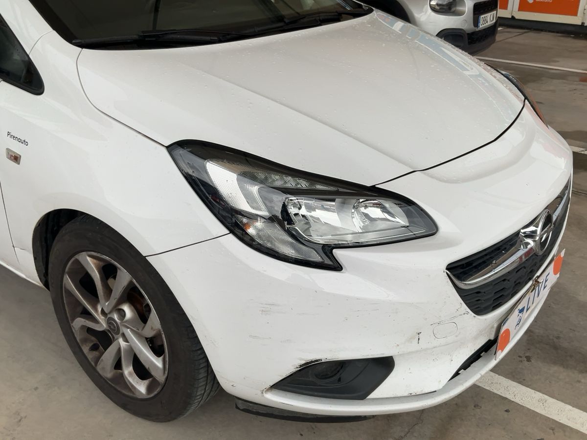 Lateral delantero derecho